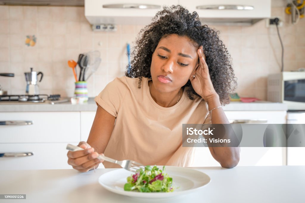 Muita fome à tarde? Talvez o problema não seja falta de controle