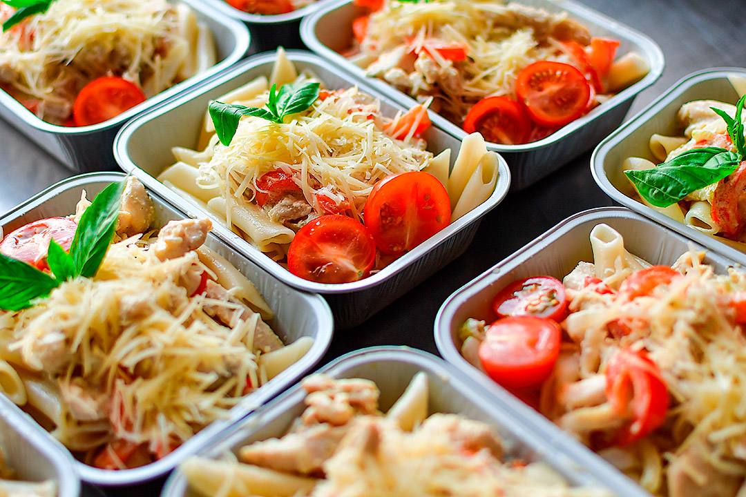 Praticidade sem culpa: marmitas congeladas prejudicam seus resultados?